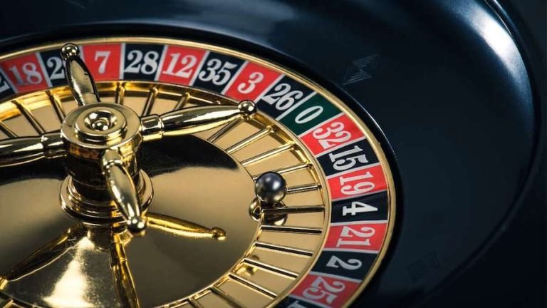 Antarmuka permainan Red Tiger di slot thailand dengan simbol harimau dan kontrol taruhan yang jelas
